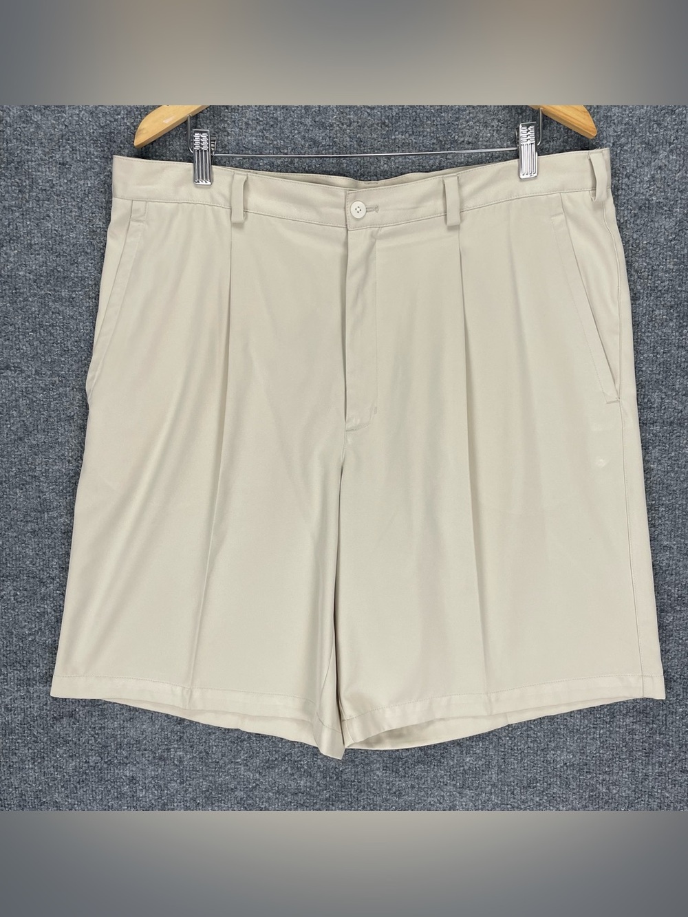 Nike Golf Shorts Men’s 38 Beige Ivory Pleated Performance Golfing Chino Canvas